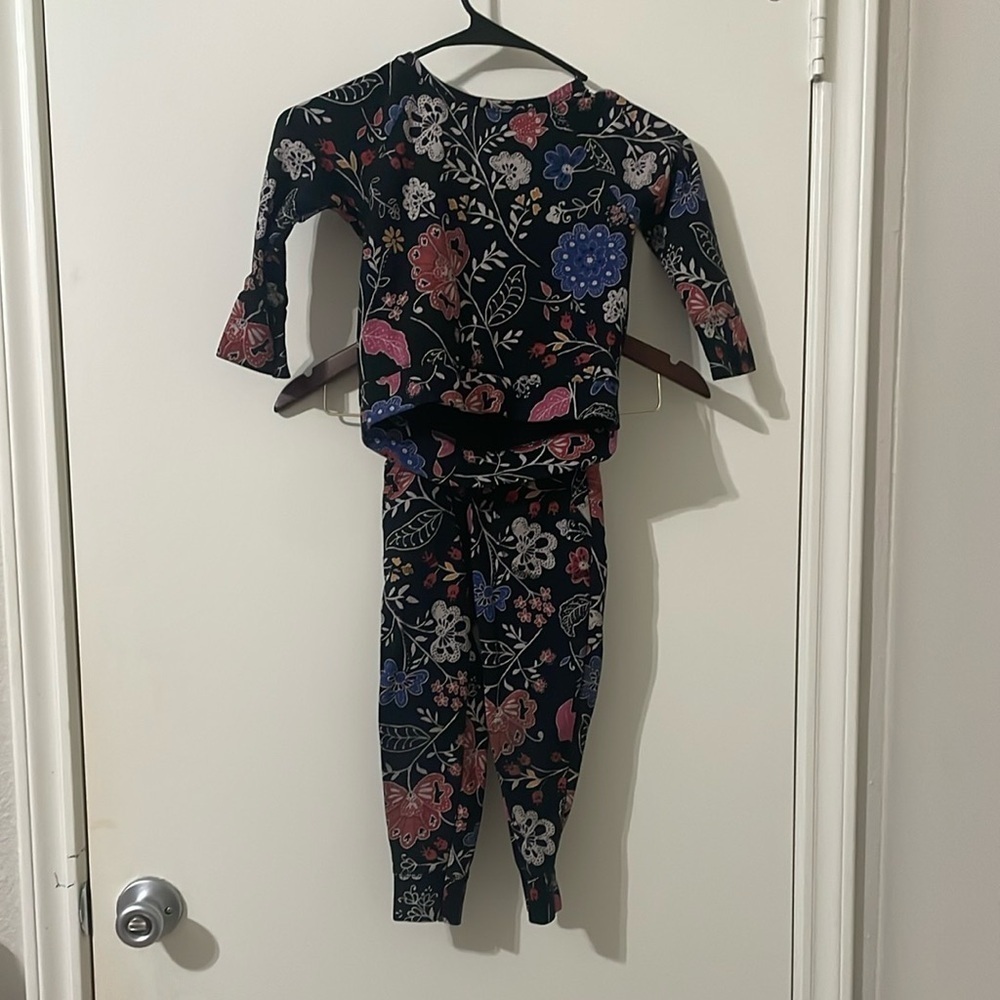 Old Navy Black and Pink Floral Outfit Size 3T